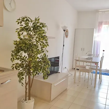Daire 3 Beds With Common Swimming-pool In