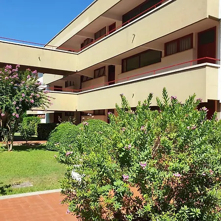 3 Beds With Common Swimming-pool In Daire