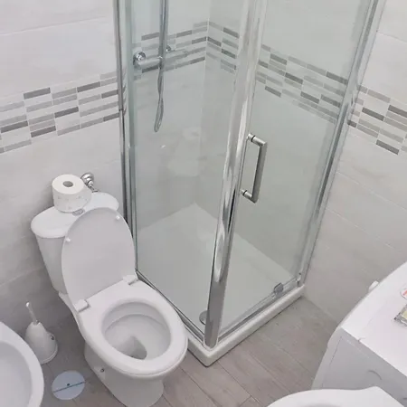 3 Beds With Common Swimming-pool In 公寓 *